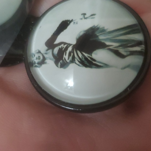 New Marilyn Monroe Glass Cabochon Black Necklace. - Picture 9 of 9